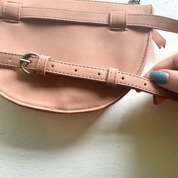 Universal Thread Light Pink Half-Moon Fanny Pack/Belt Bag - Picture 3 of 6